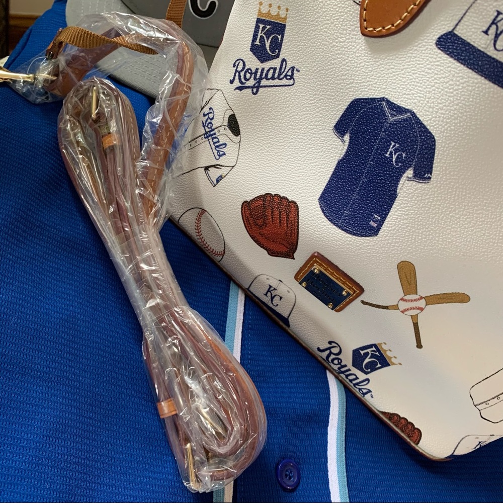 ⚾️ SALE⚾️ *NWT* D&B Dooney & Bourke KC Royals Small Celeste Bag - Picture 8 of 11